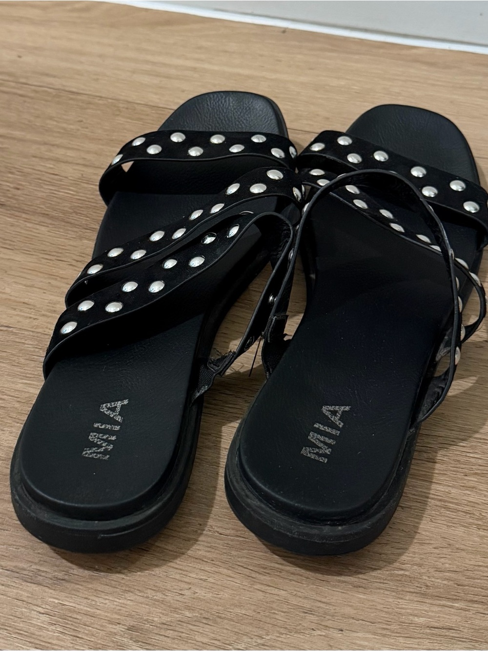 MIA Women’s Black Elegant Slide Sandals with Silver Studs Accents size 9.5 - Picture 4 of 6